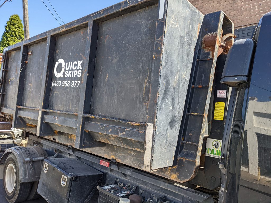 10m3 hook skip bin on truck, 10 cubic metre skip