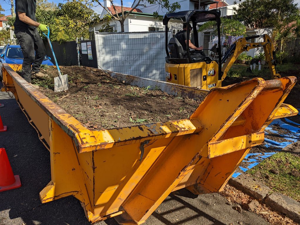 Commercial Skip Bin Hire Ingleburn, Glenfield 2167 NSW skip hire and removal. skip bin sizes 15m3, 20m3 or 25m3. Free quote Order online now